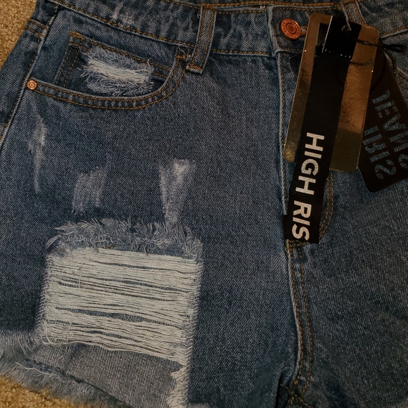 Jeans Shorts Vintage High Waisted Denim Shorts - Picture 4 of 8